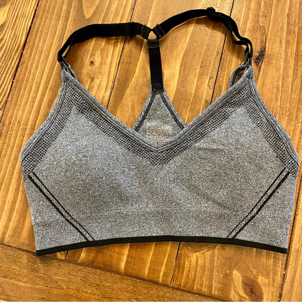 Gillian & O’Malley Nursing Sports Bra | Gray | S